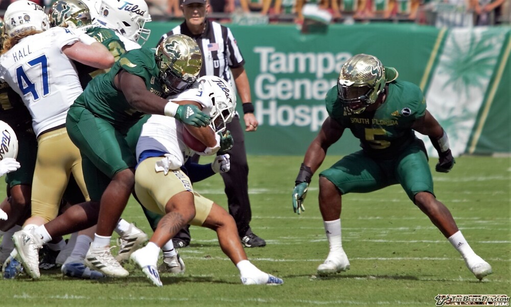 1740786505_SouthFloridaUSFBullsvsTulsaGoldenHurricane2021TheBullsPen.com00033.jpg